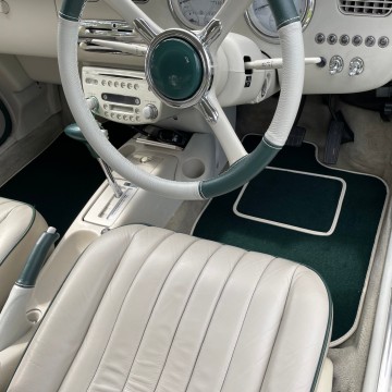Example black mat in a BMW 3 Series