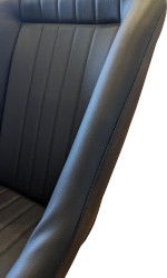 Top stitched seat without piping