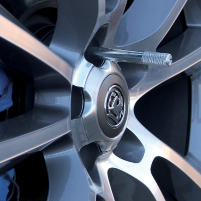 Wheel alignment tool