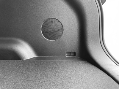 Seltos Subwoofer - Yes