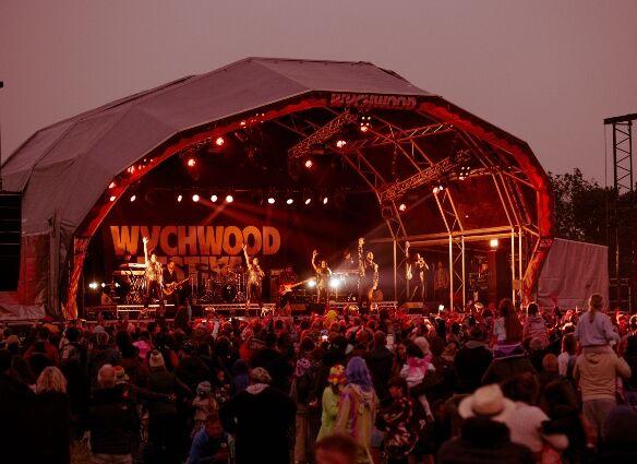 James to headline Wychwood Festival