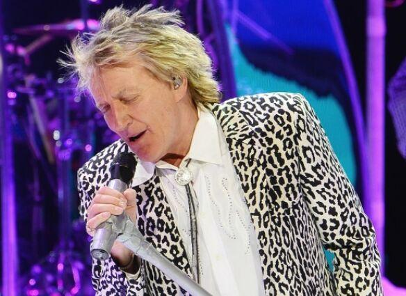 Rod Stewart to perform in legends slot at Glastonbury