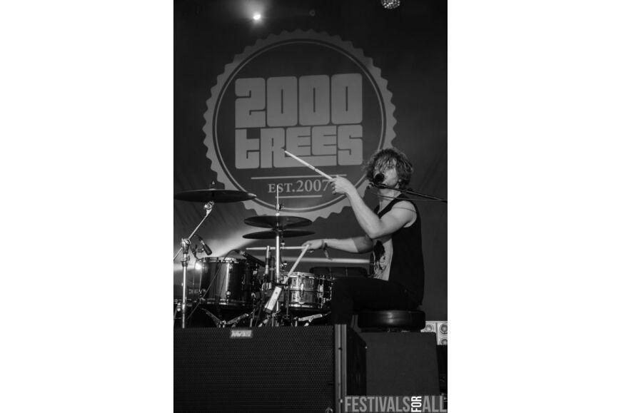 Blood Red Shoes @ 2000trees 2014