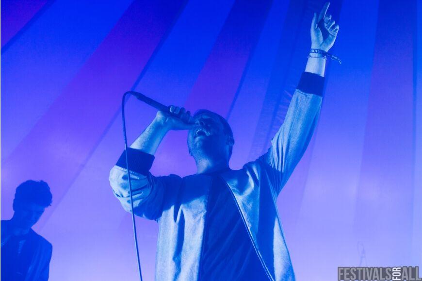Everything Everything at Leefest