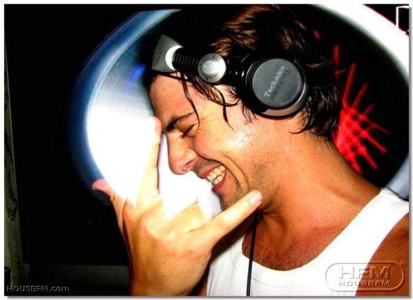 HouseFM_Gallery_Axwell_&_D_and_G_22_09_2006_1556