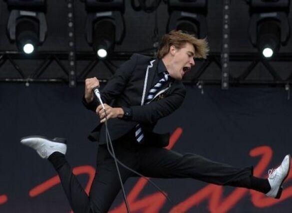howlin pell - the hives