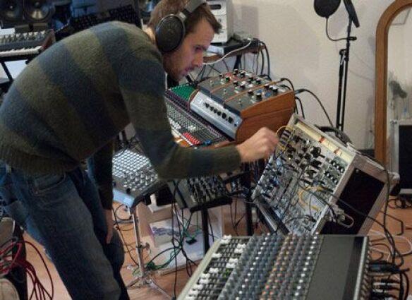 iradelphic-workshop-setting-up1