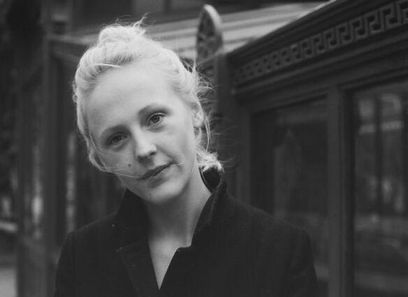 Laura_bw