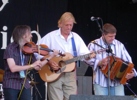 Little Johnny England at Cropredy '06
