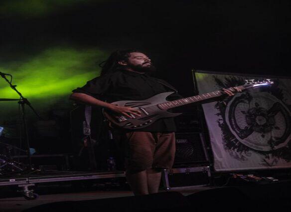 Monuments at Download 2014