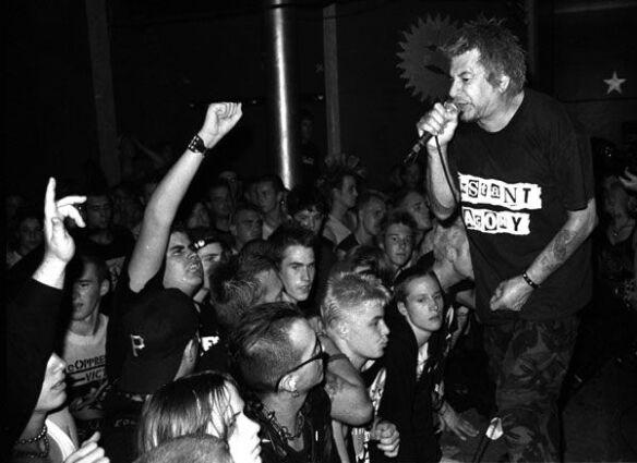 uk_subs_and_crowd_punk_s_not_dead_movie_image