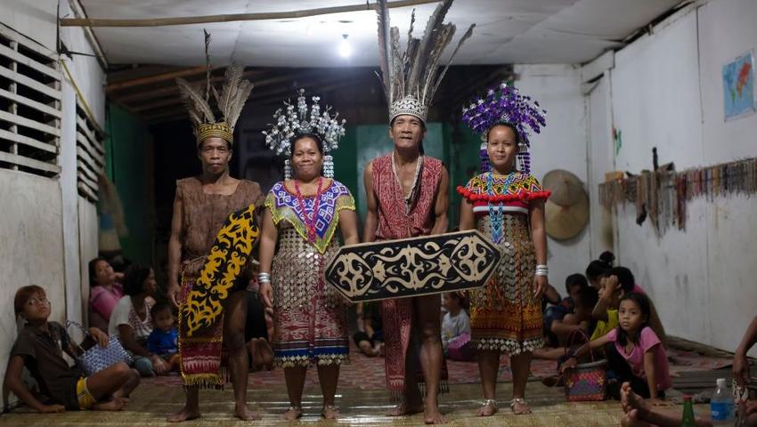 The Borneo Headhunters - Meet The Iban Tribe!
